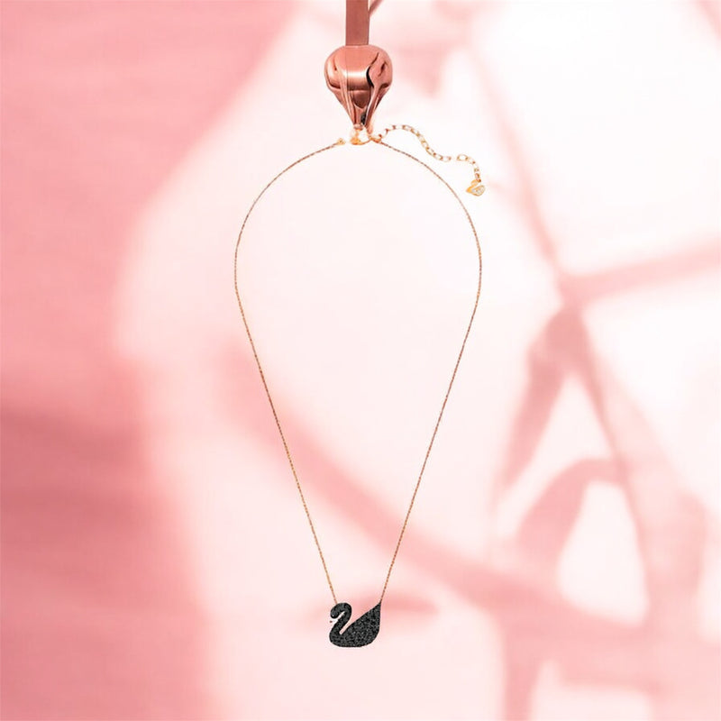 Collier Cygne noir en métal doré rose 🖤